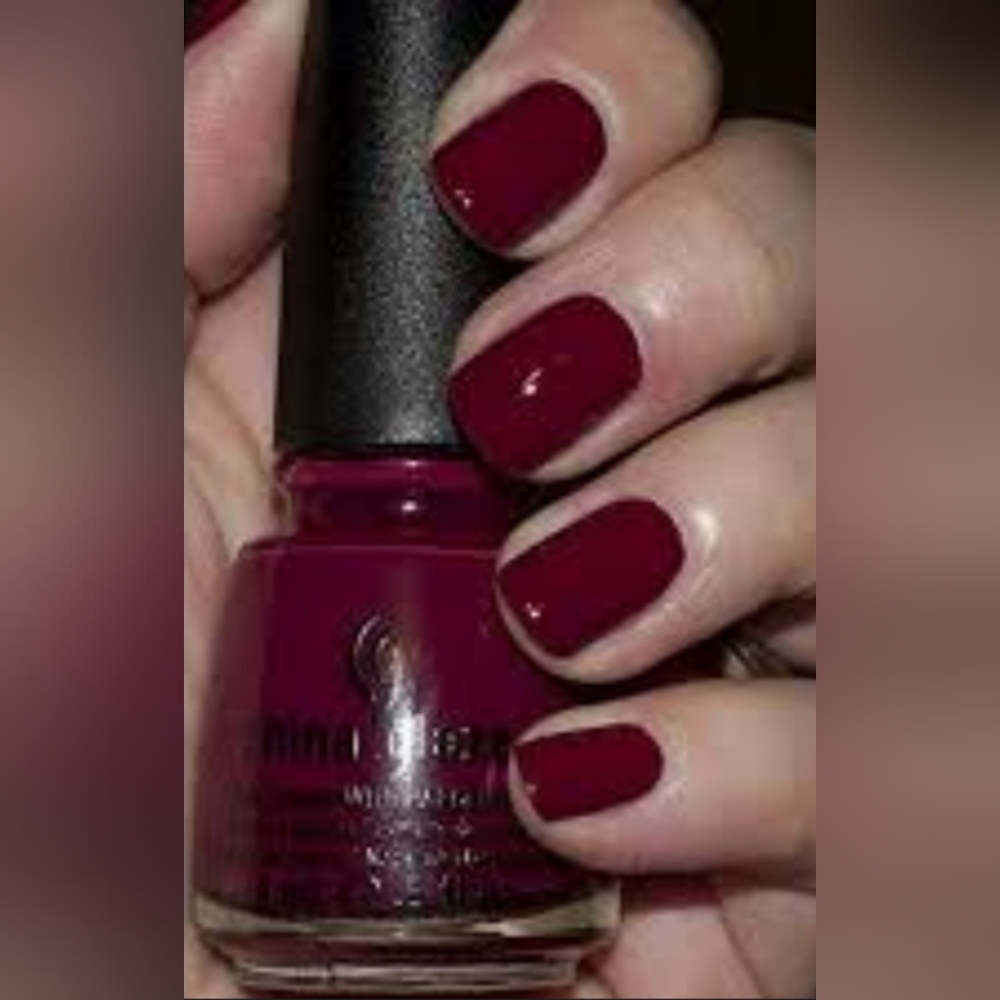 China Glaze🍷Seduce Me Matte Burgundy Nail Polish💅